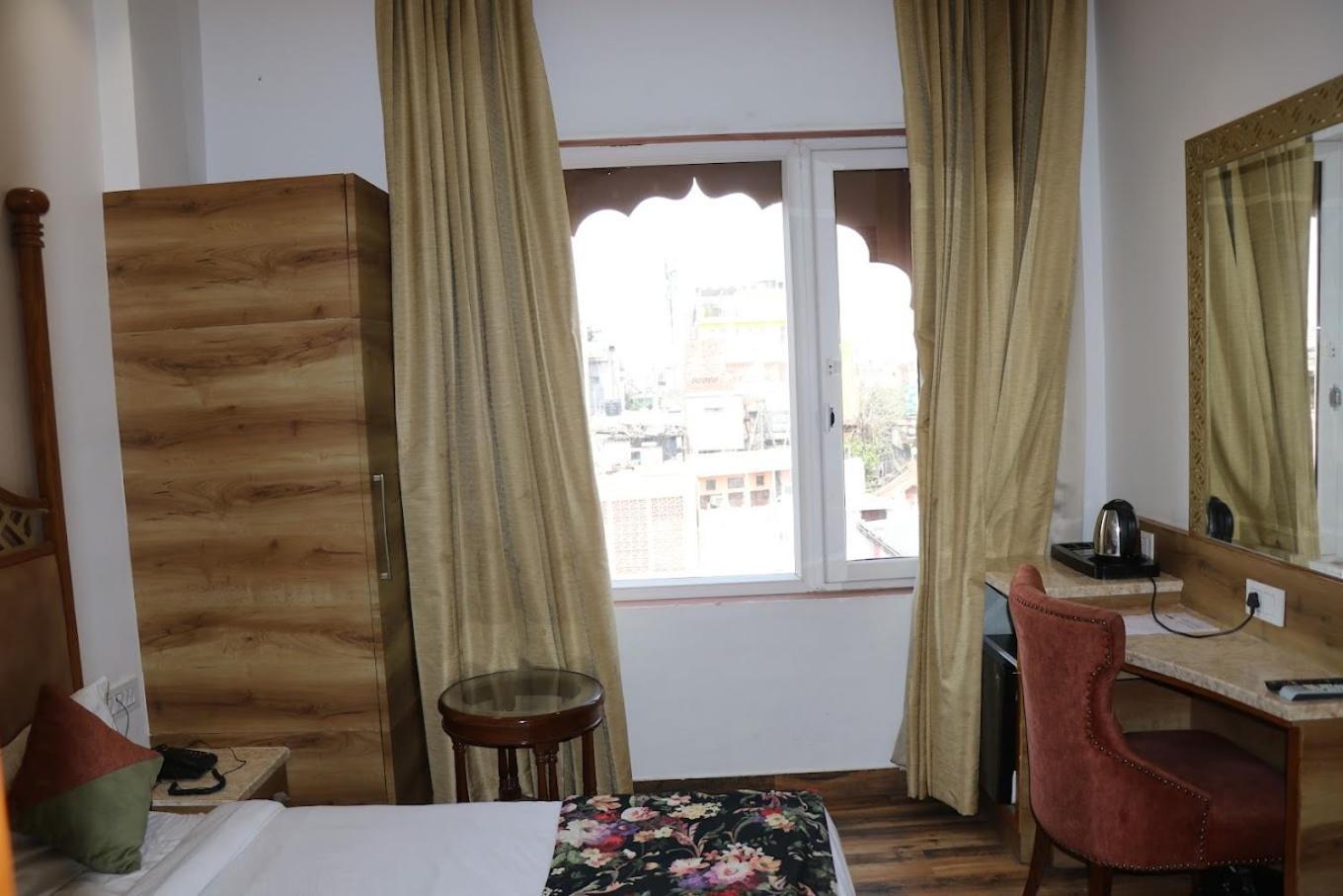 Hotel Rv Golden Amritsar Exterior photo